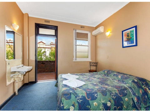 The Belmore Hotel - Holiday Adelaide 1