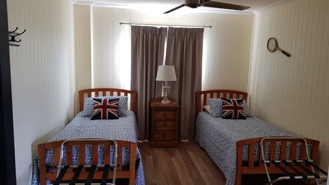 The Wattle Lodge - Holiday Adelaide 2
