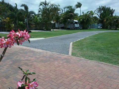 The Palms Hervey Bay - Holiday Adelaide 1
