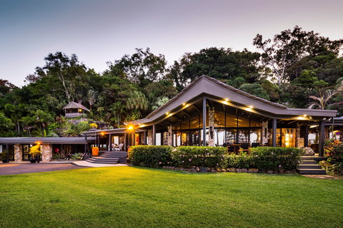 Trinity Beach Palace - Holiday Adelaide 1