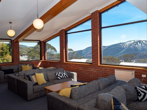Viking Alpine Lodge - Holiday Adelaide 0