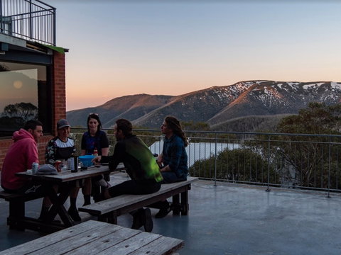 Viking Alpine Lodge - Holiday Adelaide 1