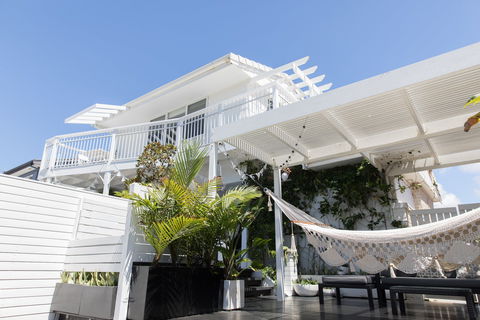 White Beach Cottage - The Perfect Beach Getaway - Holiday Adelaide 0