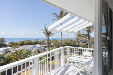 White Beach Cottage - The Perfect Beach Getaway - Holiday Adelaide 1