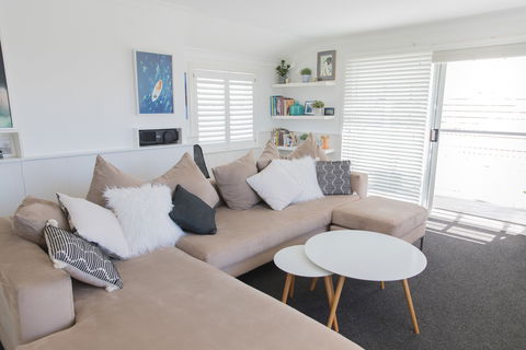 White Beach Cottage - The Perfect Beach Getaway - Holiday Adelaide 2