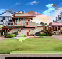 Windy's at Wellington - Holiday Adelaide