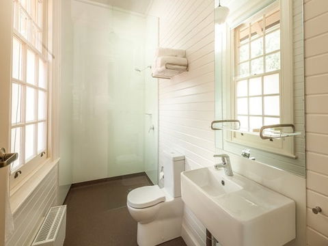 Yarrangobilly Caves House: Guest Rooms - Holiday Adelaide 2