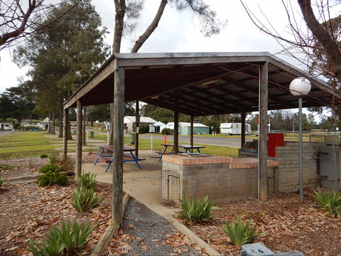Yass Caravan Park - Holiday Adelaide 2