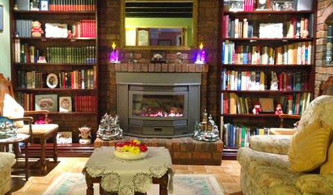 Curtis Falls Mountain Retreat - Holiday Adelaide 3