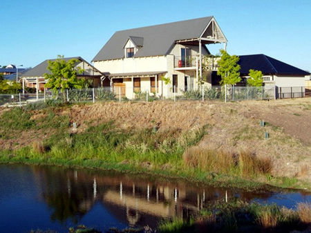 Tessenna Villa - Holiday Adelaide 0