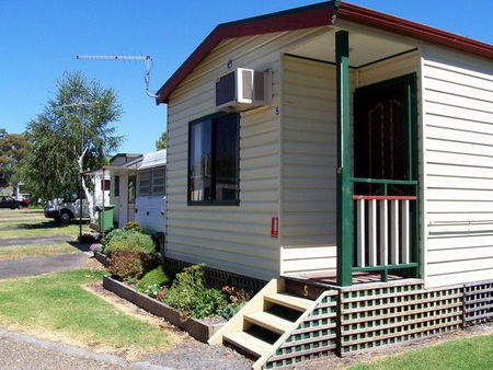 Leongatha Apex Caravan Park - Holiday Adelaide 0