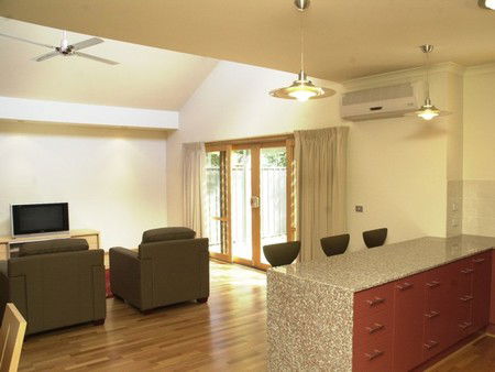 The Lakes Apartments - Holiday Adelaide 2