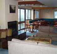 Trackers Mountain Lodge - Holiday Adelaide