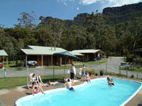 Halls Gap Log Cabins - Holiday Adelaide 3