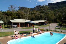 Halls Gap Log Cabins - Holiday Adelaide 4