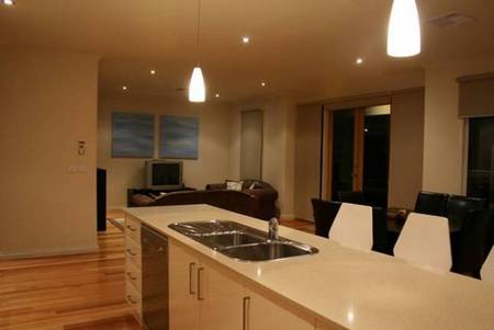 Boutique Stays - Waters Edge - Holiday Adelaide 4