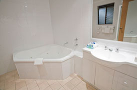 The Bell Tower Inn - Holiday Adelaide 3