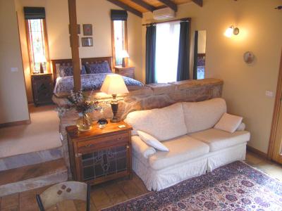 Wombat Hills Cottages - Holiday Adelaide 1