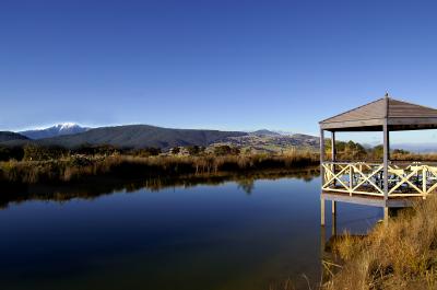 Wombat Hills Cottages - Holiday Adelaide 2