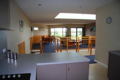 Ultimate Holiday Apartments - Holiday Adelaide 5