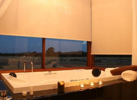 Aurora Cottages - Holiday Adelaide 1