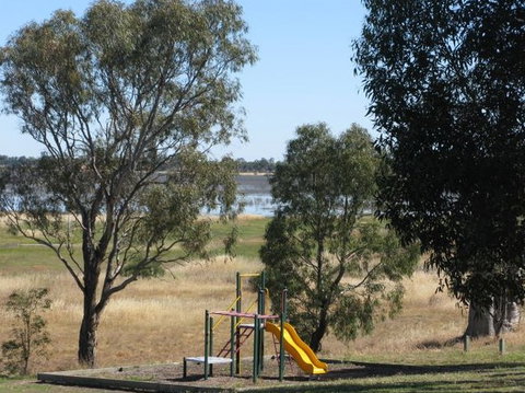 Natimuk Lake Caravan Park - Holiday Adelaide 3