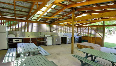 A Wangralea Caravan Park - Holiday Adelaide 1