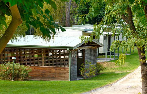 A Wangralea Caravan Park - Holiday Adelaide 2