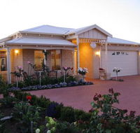 Sussex on Willis Cove Bed and Breakfast - Holiday Adelaide