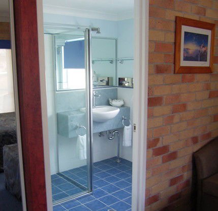 Yamba Beach Motel - Holiday Adelaide 2