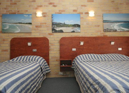 Yamba Beach Motel - Holiday Adelaide 4