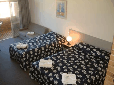 Next Seabreeze Beach Hotel - Holiday Adelaide