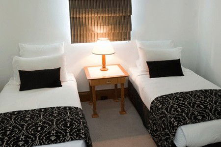 The Inchcolm Hotel - Holiday Adelaide 1