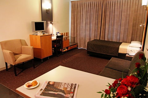 Metro Hotel Ipswich International - Holiday Adelaide 4