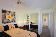 Aaah @ Byron - Holiday Adelaide 1