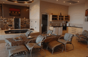 Breathtaker On High Spa Retreat - Holiday Adelaide 1