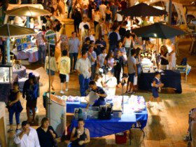 Surfers Paradise Beachfront Markets - Holiday Adelaide 0