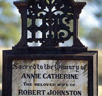 Old Southern Cross Cemetery