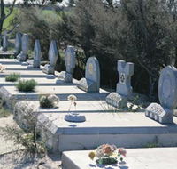 Corrigin Dog Cemetery - Holiday Adelaide