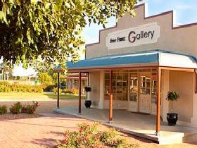 Peter Franz Fine Art Gallery - Holiday Adelaide 0