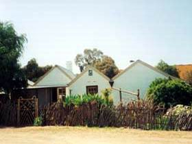 Miners Cottage And Garden - Holiday Adelaide 0