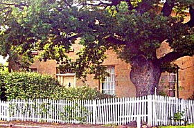 Oak Lodge - Holiday Adelaide 0