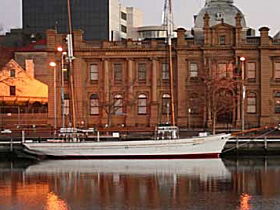 May Queen - Holiday Adelaide 0