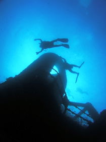 Ex HMAS Brisbane Dive Site - Holiday Adelaide 0