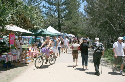 Coolangatta Beachfront Markets - Holiday Adelaide 5