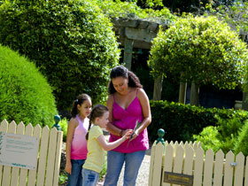 Redlands IndigiScapes Centre - Holiday Adelaide 0