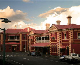 Historic Walk Through Mort Estate - Holiday Adelaide 0