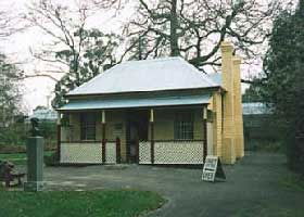 Adam Lindsay Gordon Cottage - Holiday Adelaide 0