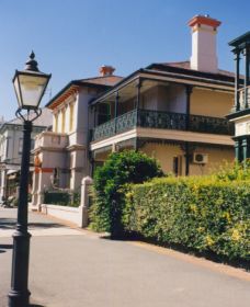 Yass Historic Walk And Drive - Holiday Adelaide 1