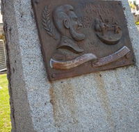 Thunderbolt's Statue and Constable Walker Memorial - Holiday Adelaide